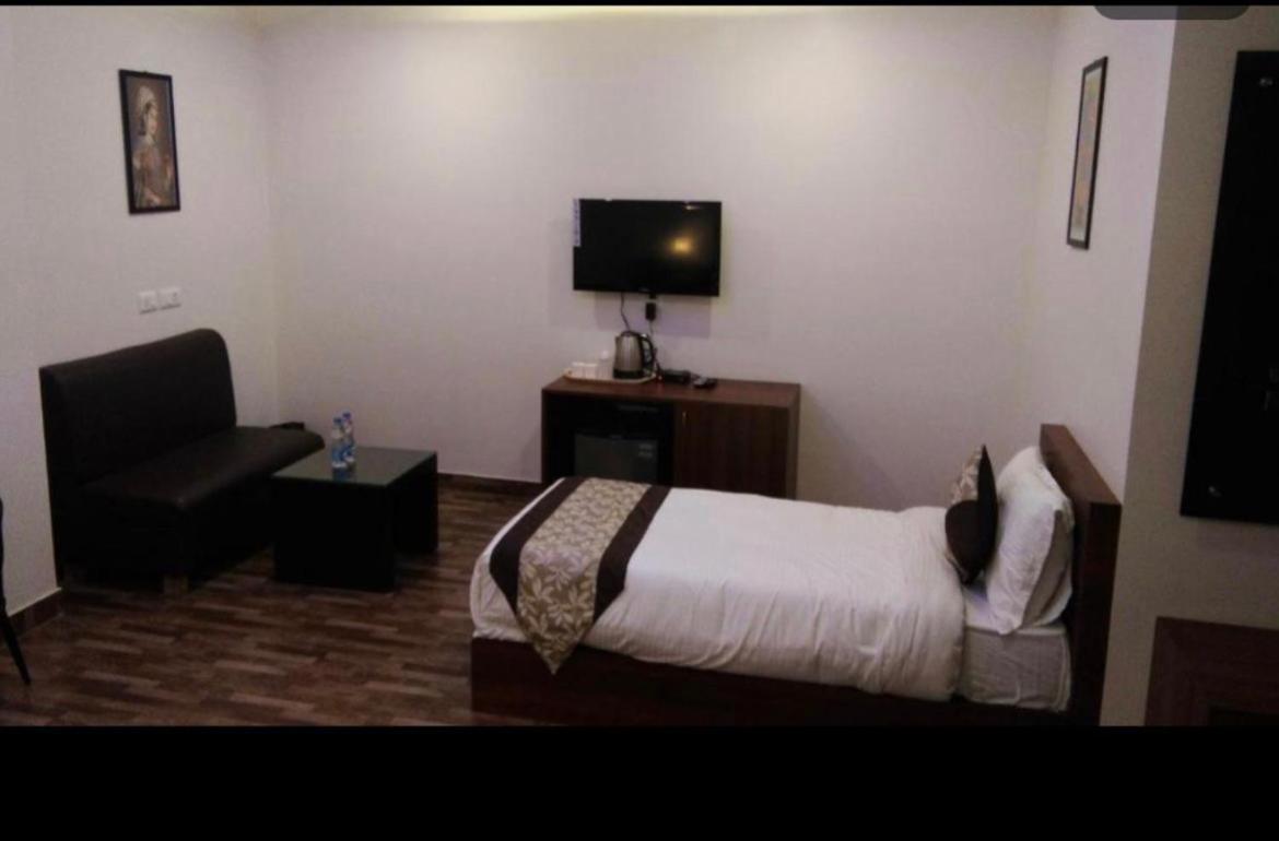 Aster Inn - Near Taj Mahal Agra  Bagian luar foto